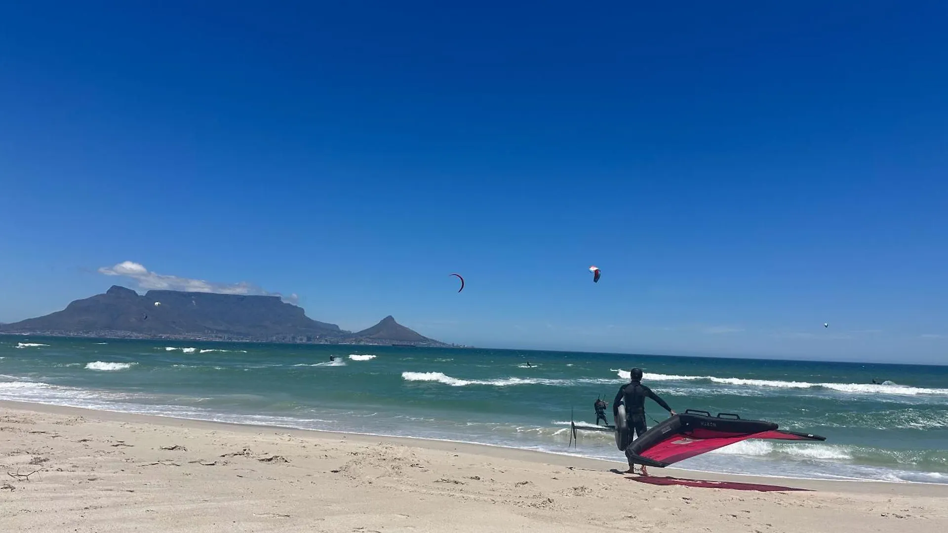Huisie Dolphin - 3 Bedroom Luxury Ocean View Apartment Cape Town Güney Afrika