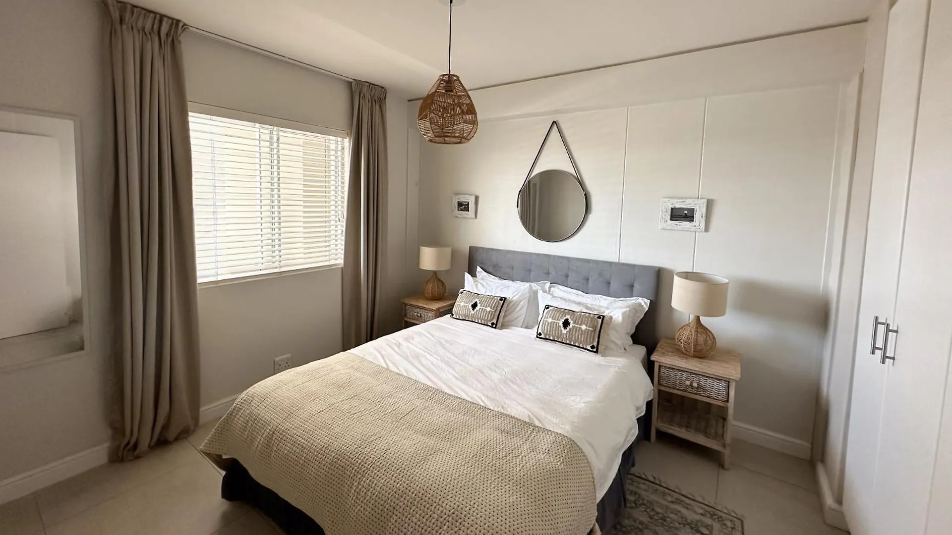 Huisie Dolphin - 3 Bedroom Luxury Ocean View Apartment Cape Town Güney Afrika